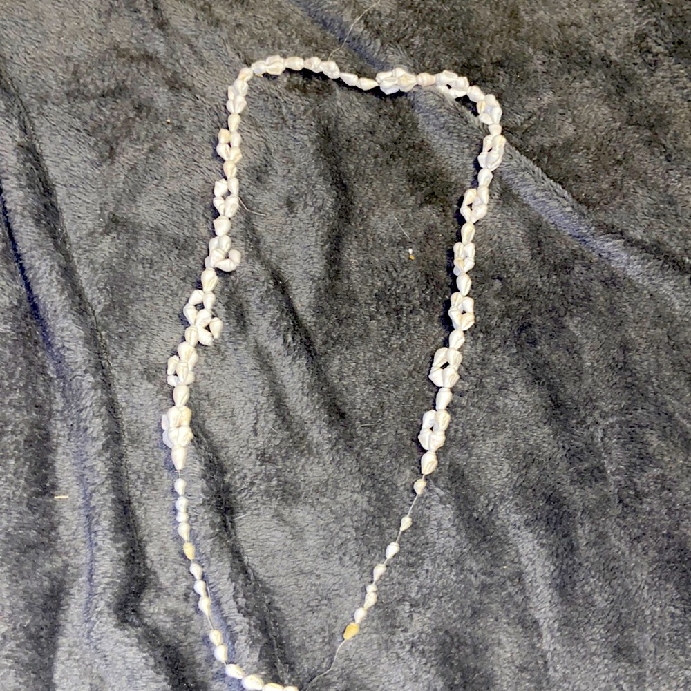 Women’s long seashell necklace